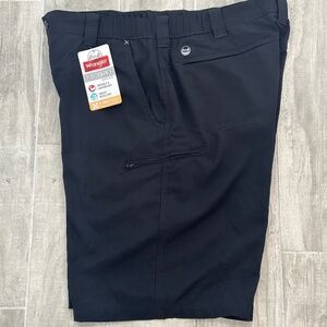 Wrangler Performance Series Cargo Black Shorts Mens Size 38 NWT